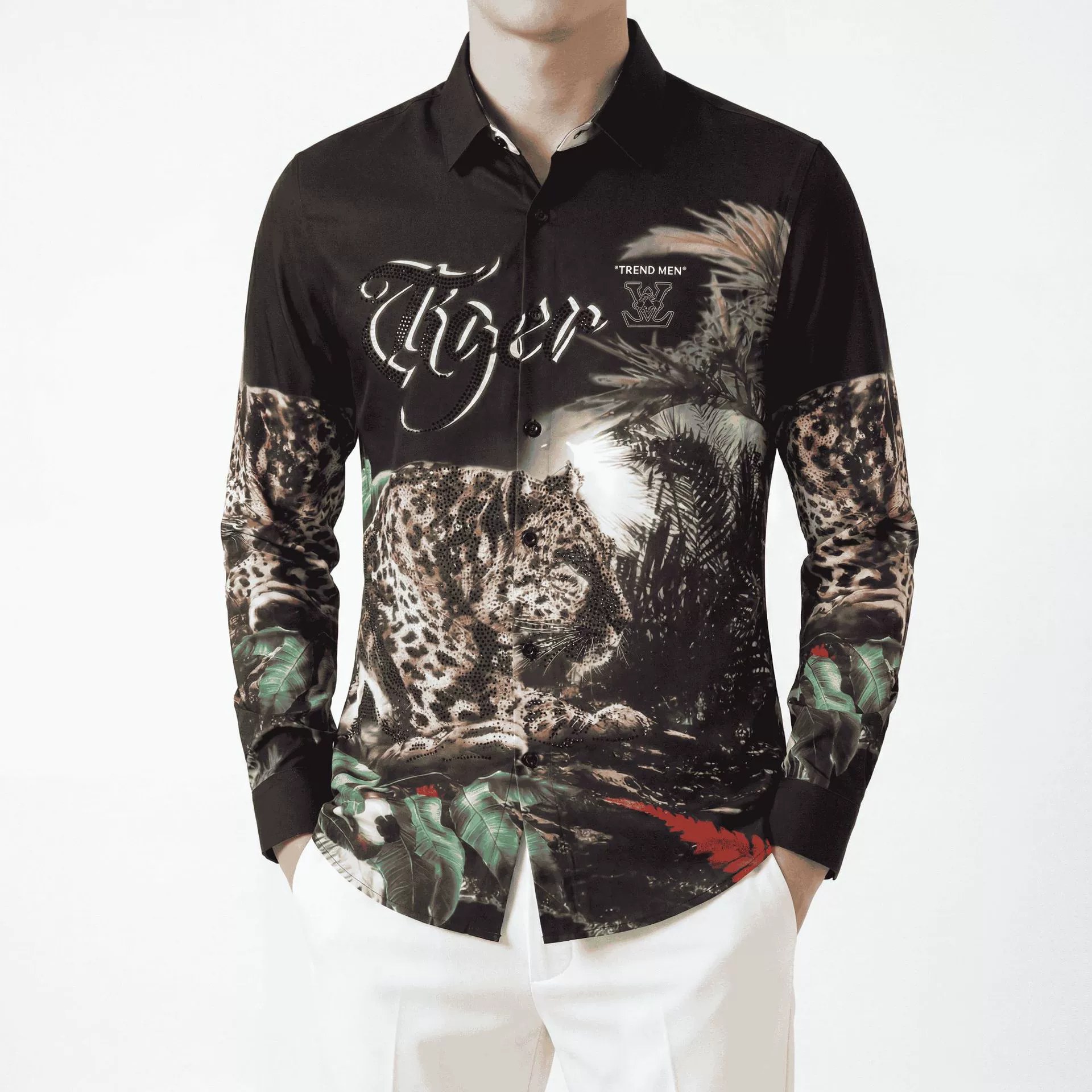 Camisa de manga larga con estampado digital de leopardo y pedrería premium view 2