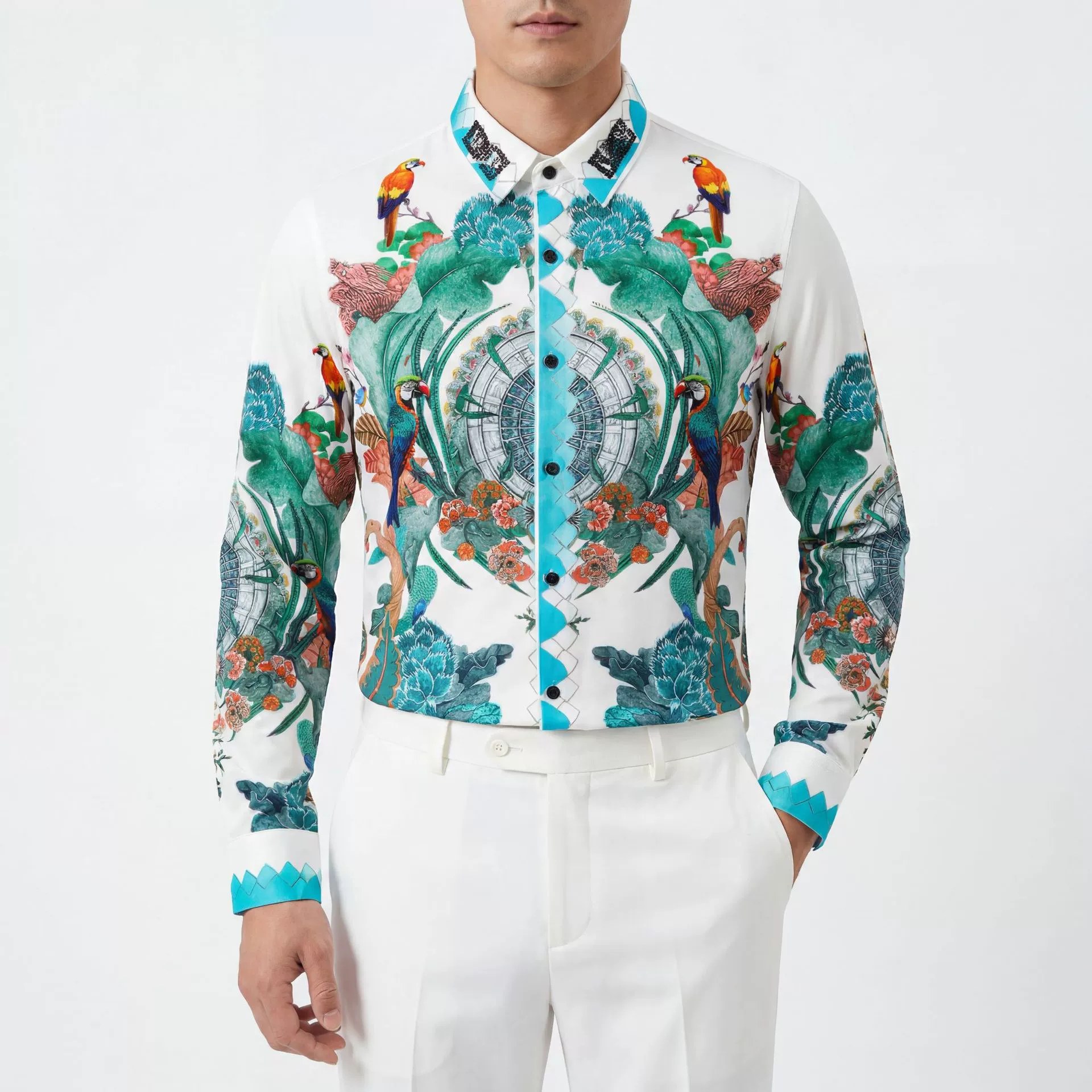 Camisa de manga larga con estampado digital de pájaro y flores con pedrería premium view 2