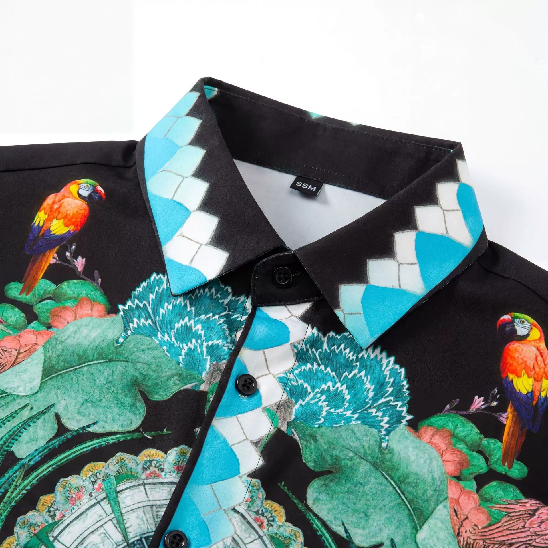Camisa de manga larga con estampado digital de pájaro y flores con pedrería premium view 3